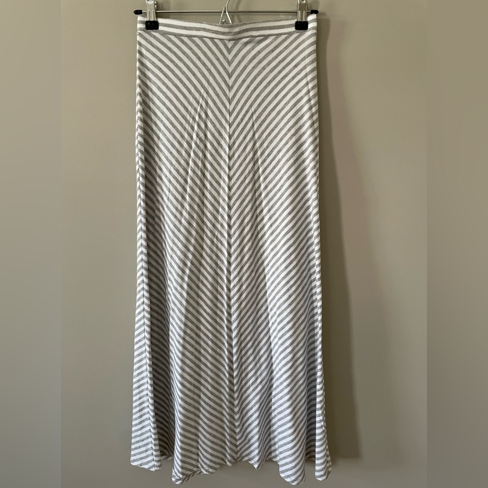Size XS LAUREN CONRAD Grey & White Maxi skirt